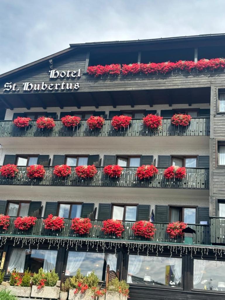 Hotel Garni St. Hubertus Madonna Exterior foto