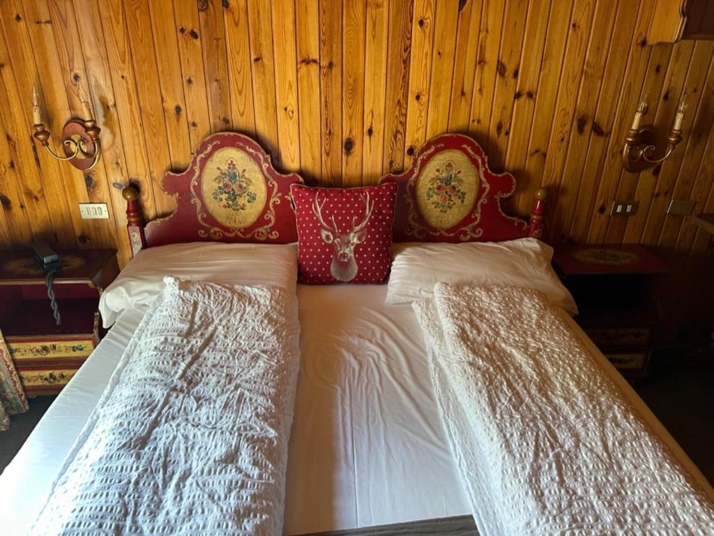 Hotel Garni St. Hubertus Madonna Exterior foto