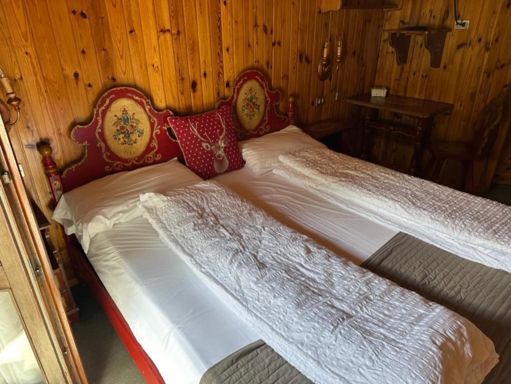 Hotel Garni St. Hubertus Madonna Exterior foto