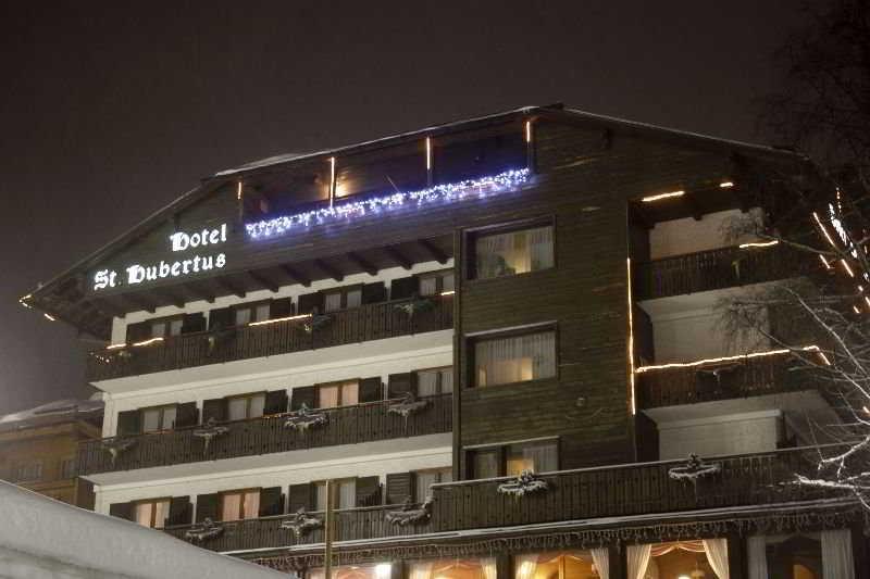 Hotel Garni St. Hubertus Madonna Exterior foto